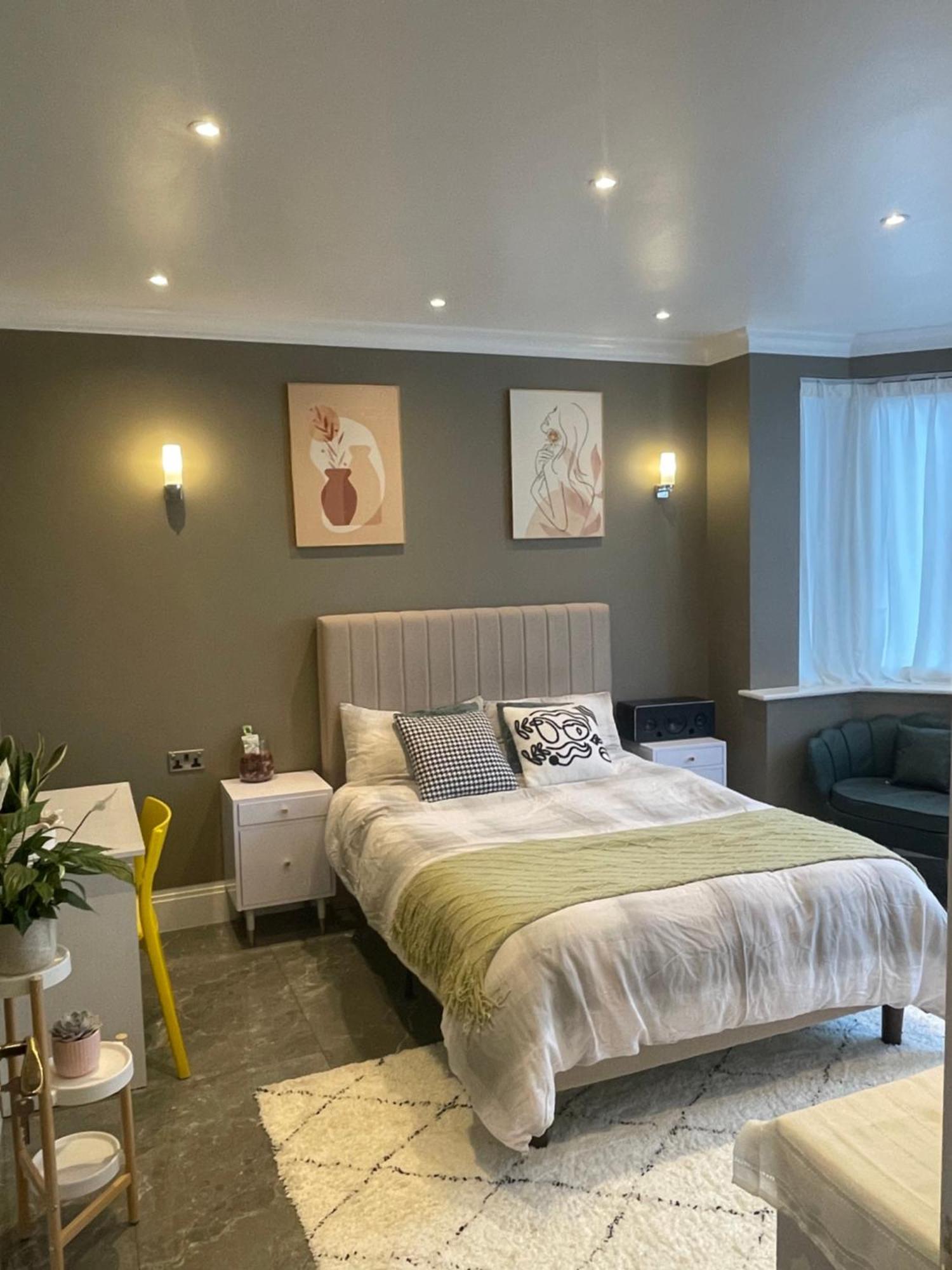 Modern Huge Double Room With Private Bathroom In Colindale Edgware Exterior foto